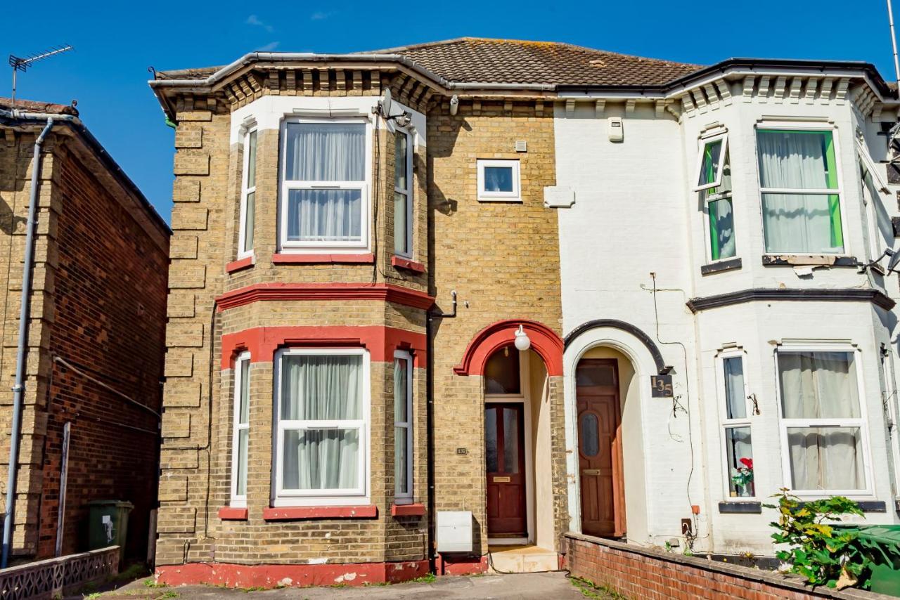 Shirley House 1, Guest House, Self Catering, Self Check In With Smart Locks, Use Of Fully Equipped Kitchen, Walking Distance To Southampton Central, Excellent Transport Links, Ideal For Longer Stays المظهر الخارجي الصورة