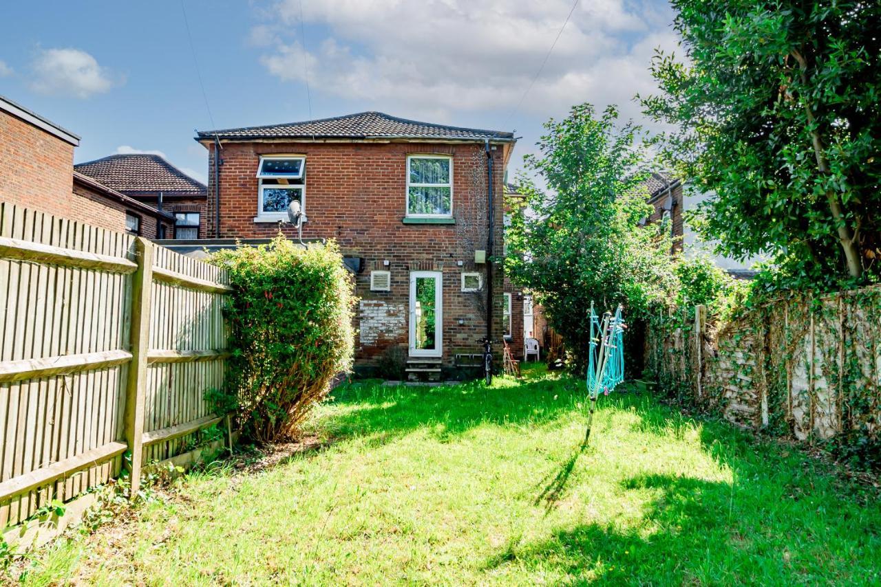 Shirley House 1, Guest House, Self Catering, Self Check In With Smart Locks, Use Of Fully Equipped Kitchen, Walking Distance To Southampton Central, Excellent Transport Links, Ideal For Longer Stays المظهر الخارجي الصورة