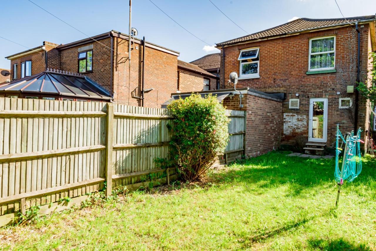 Shirley House 1, Guest House, Self Catering, Self Check In With Smart Locks, Use Of Fully Equipped Kitchen, Walking Distance To Southampton Central, Excellent Transport Links, Ideal For Longer Stays المظهر الخارجي الصورة