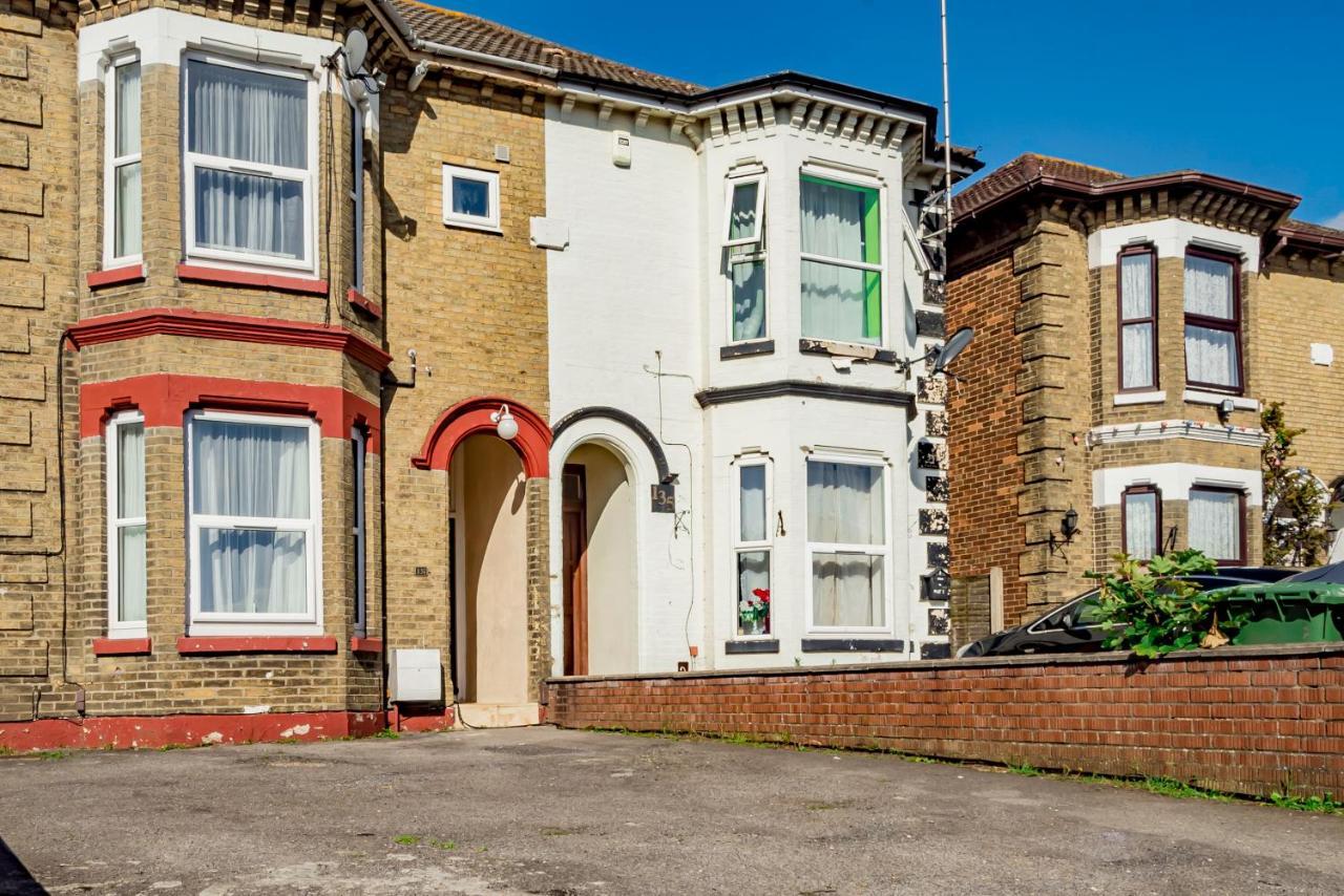 Shirley House 1, Guest House, Self Catering, Self Check In With Smart Locks, Use Of Fully Equipped Kitchen, Walking Distance To Southampton Central, Excellent Transport Links, Ideal For Longer Stays المظهر الخارجي الصورة